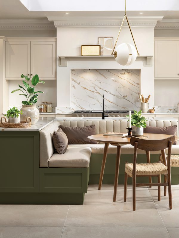 Monarch shaker kitchen door in Painted Fern & Parchment finish